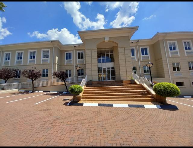 2,415M² OFFICE TO LET IN BRYANSTON